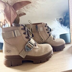 UGG Ashton Lace up Beige Ankle Boots with Buckle